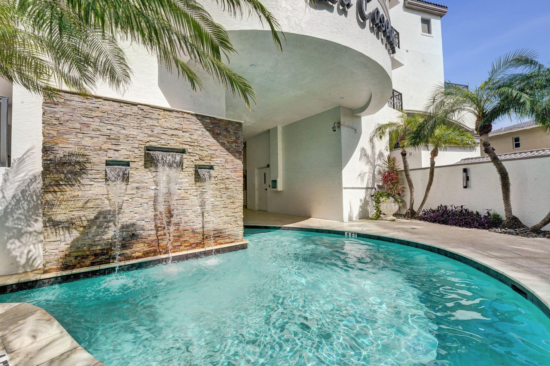 615 Bayshore Drive, Unit 402, Fort Lauderdale, FL 33304 Photo