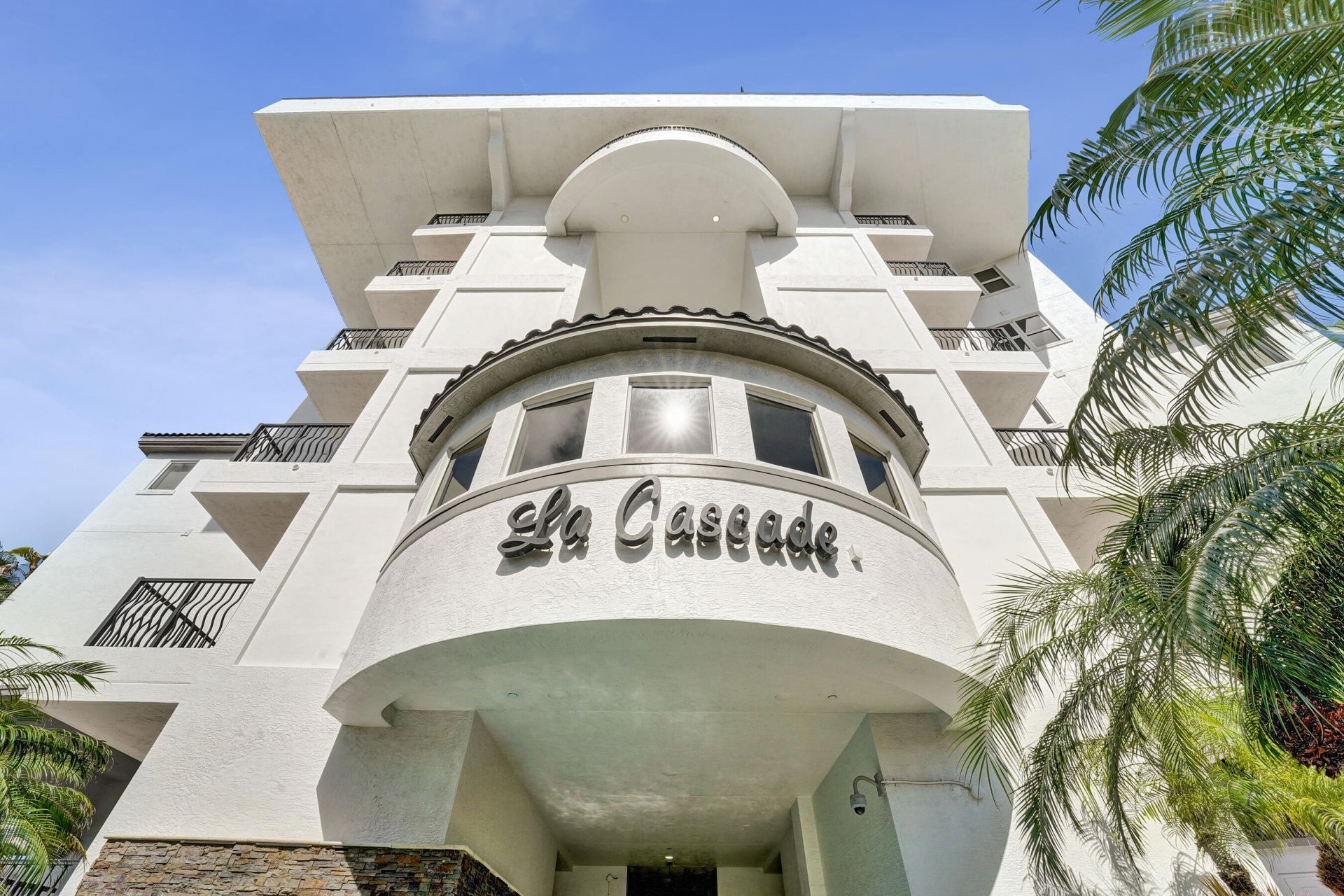 615 Bayshore Drive, Unit 402, Fort Lauderdale, FL 33304 Photo