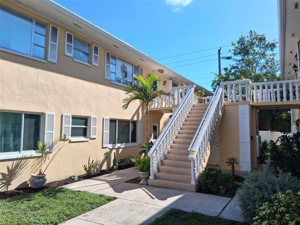 5720 NE 22nd Way, Unit 406, Fort Lauderdale, FL 33308