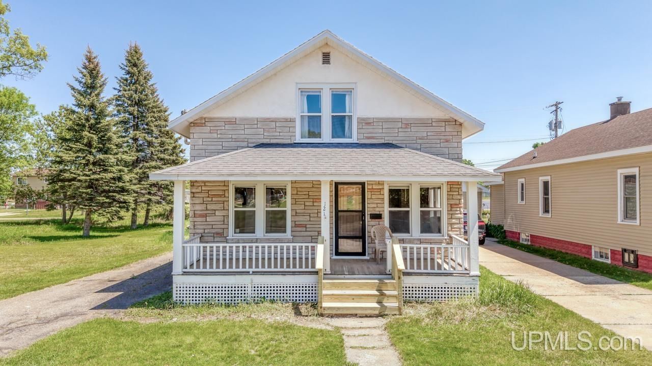 121 Newton Street, Kingsford, MI 49802 Main Photo