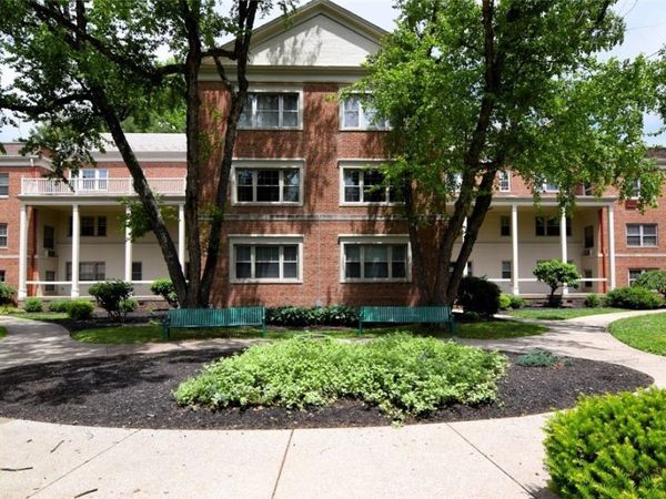 15825 Van Aken Boulevard , Unit 304W, Shaker Heights, OH 44120