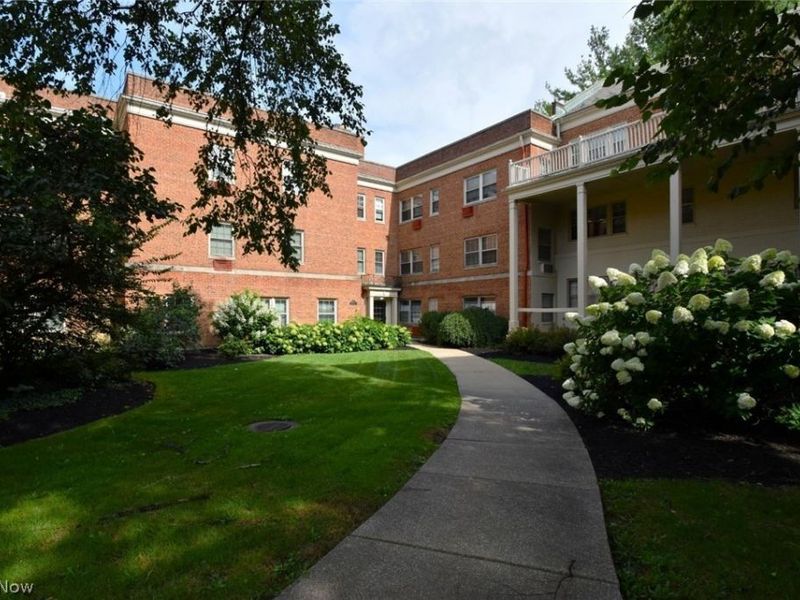 15825 Van Aken Boulevard, Unit 304W, Shaker Heights, OH 44120 Photo 3