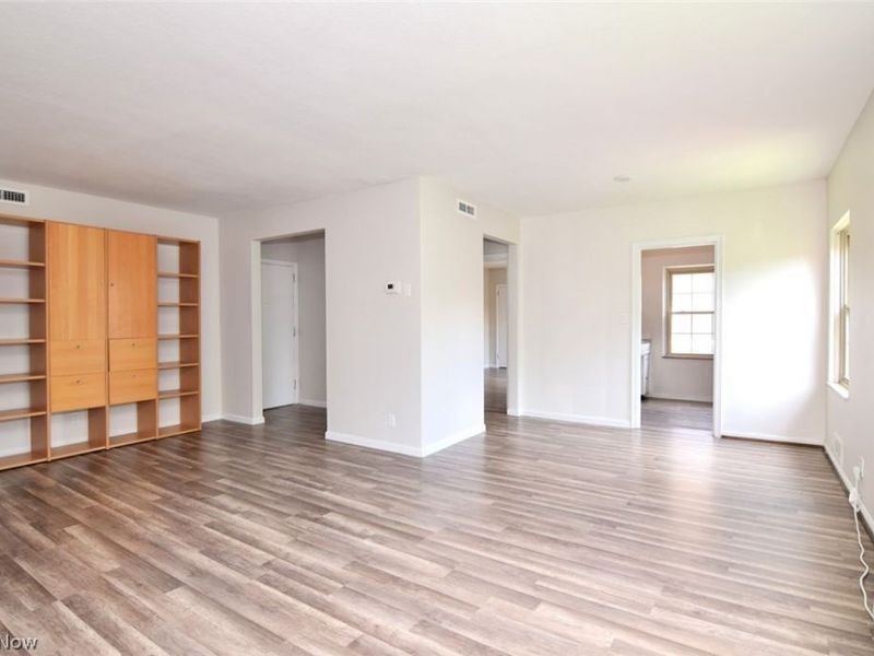 15825 Van Aken Boulevard, Unit 304W, Shaker Heights, OH 44120 Photo 9