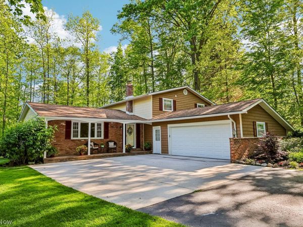 8628 Cedar Road , Chesterland, OH 44026