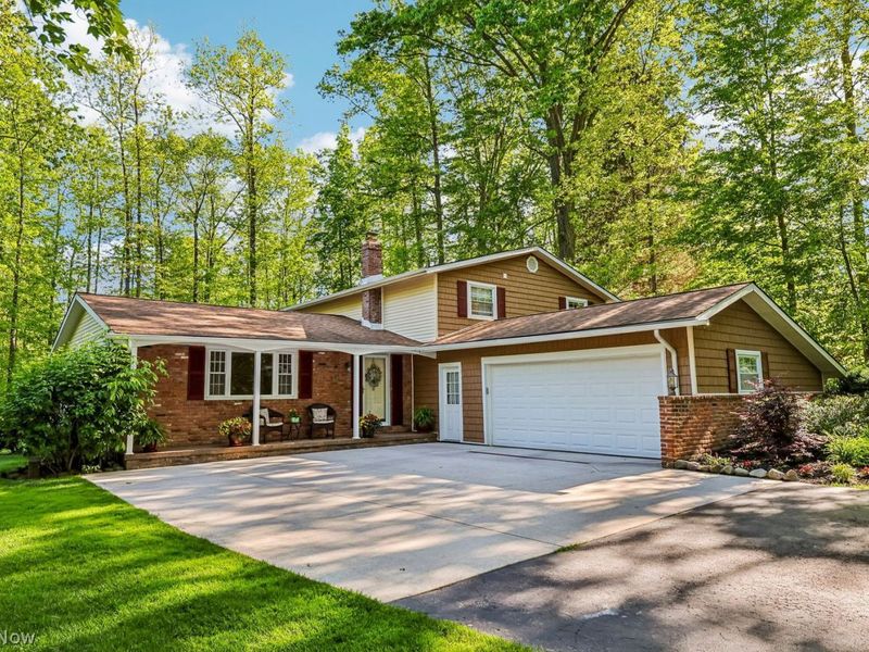 8628 Cedar Road, Chesterland, OH 44026 Photo 1