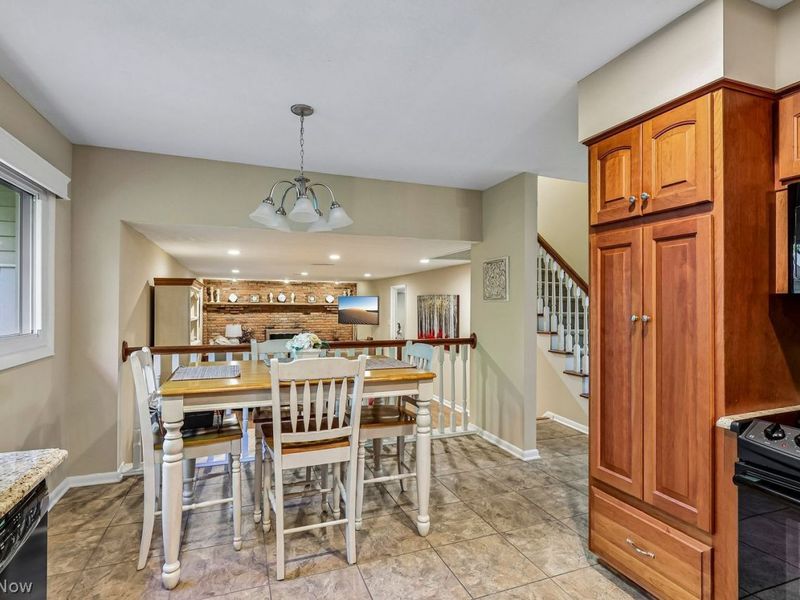 8628 Cedar Road, Chesterland, OH 44026 Photo 13