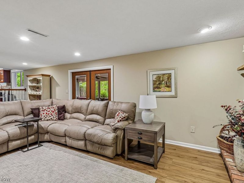 8628 Cedar Road, Chesterland, OH 44026 Photo 17