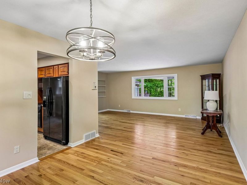 8628 Cedar Road, Chesterland, OH 44026 Photo 6