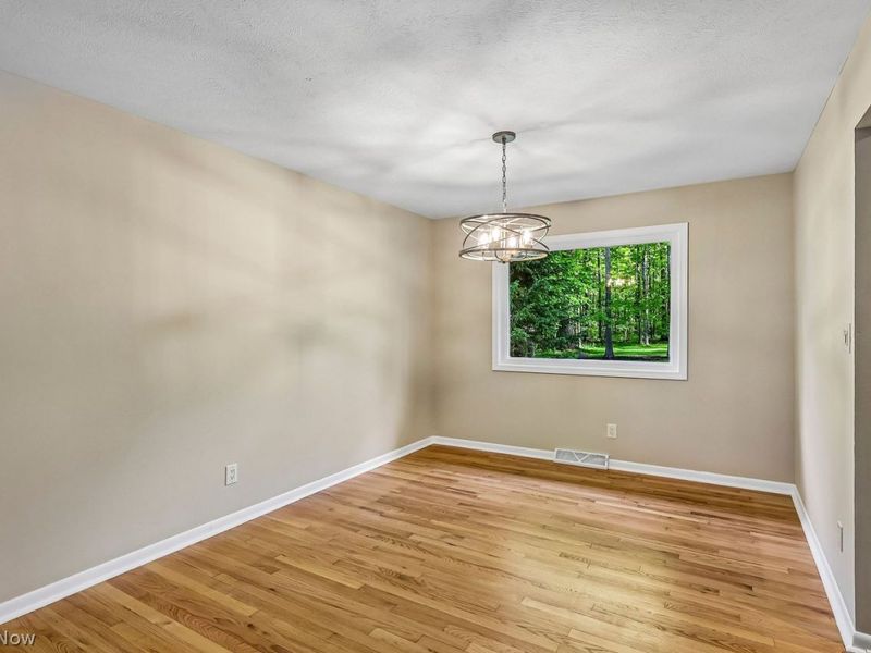 8628 Cedar Road, Chesterland, OH 44026 Photo 7