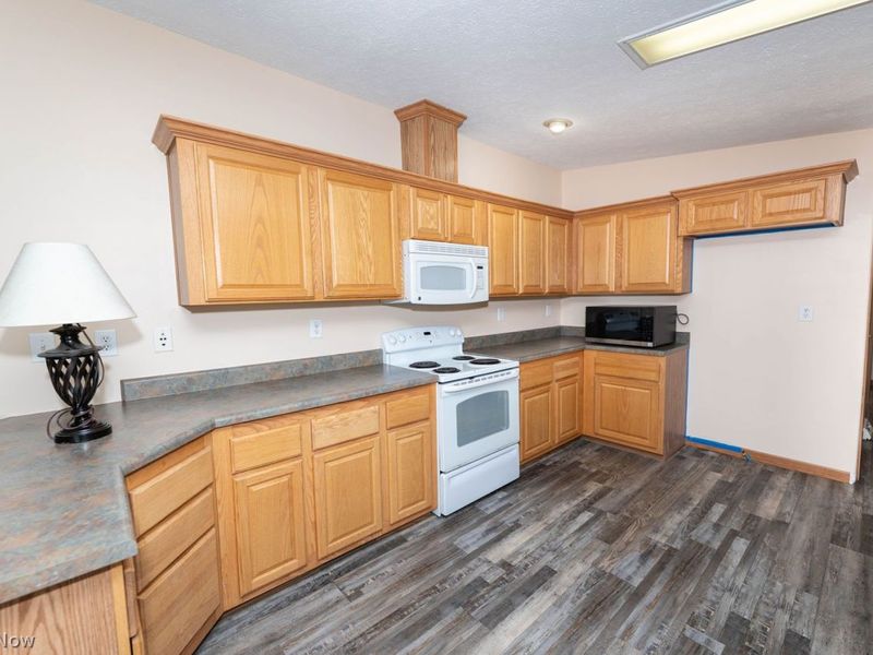 750 Lawnview Boulevard , Chardon, OH 44024 Photo 14