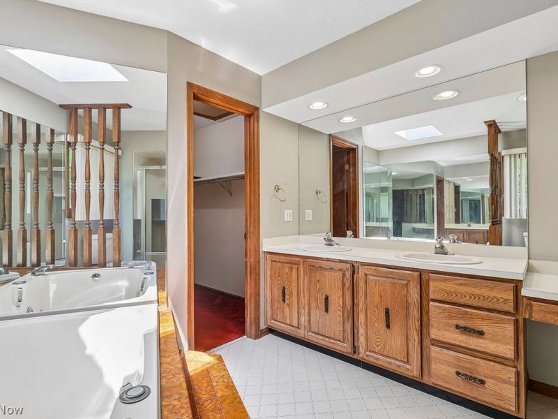 7900 Gatewood Oval, Gates Mills, OH 44040 Photo 27