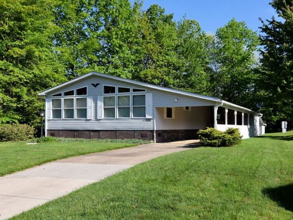 222 Troy Oaks Drive , Hiram, OH 44234