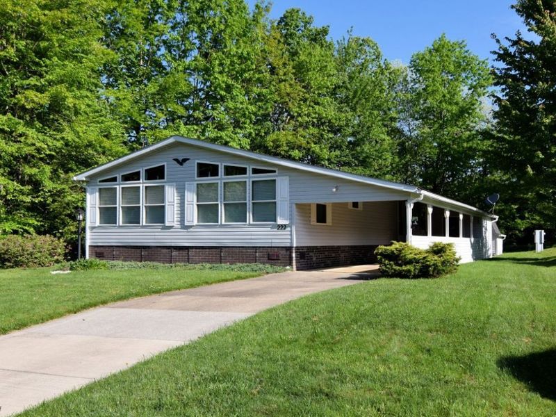 222 Troy Oaks Drive, Hiram, OH 44234 Photo 1