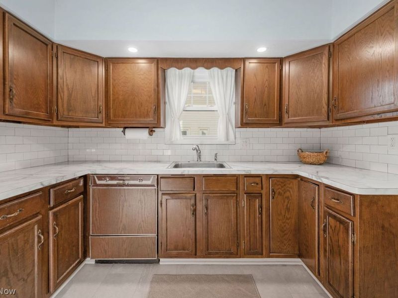 17311 Westdale Avenue, Cleveland, OH 44135 Photo 12