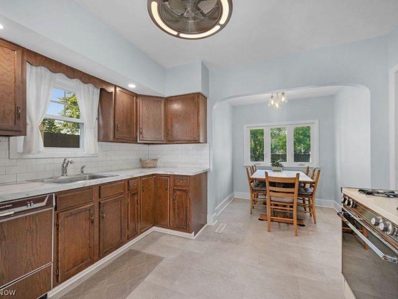 17311 Westdale Avenue, Cleveland, OH 44135 Photo 13