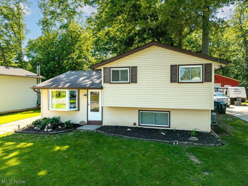 5654 Olive Avenue, North Ridgeville, OH 44039 Photo 2