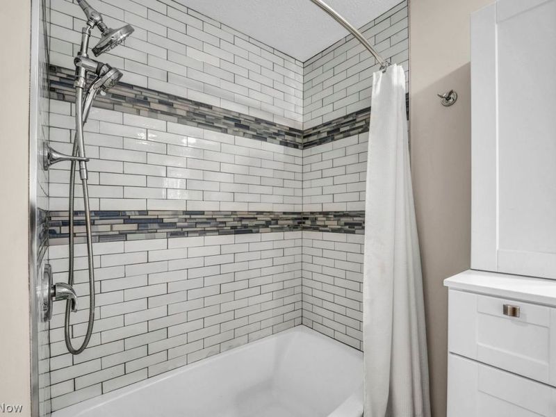 13988 Bennington Boulevard, Middleburg Heights, OH 44130 Photo 17