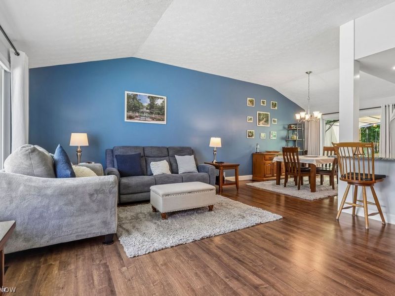 5958 Dorothy Drive, North Olmsted, OH 44070 Photo 4
