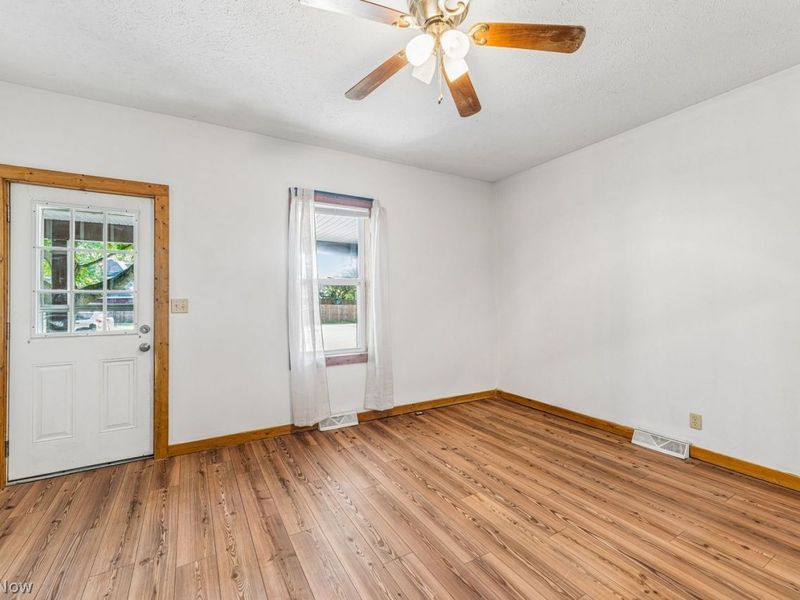 102 Maple Avenue, Creston, OH 44217 Photo 3