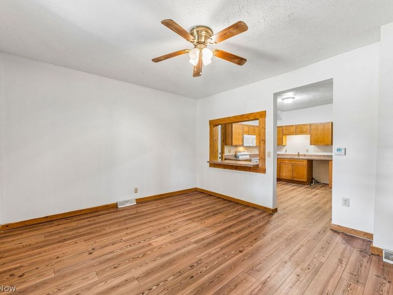 102 Maple Avenue, Creston, OH 44217 Photo 6