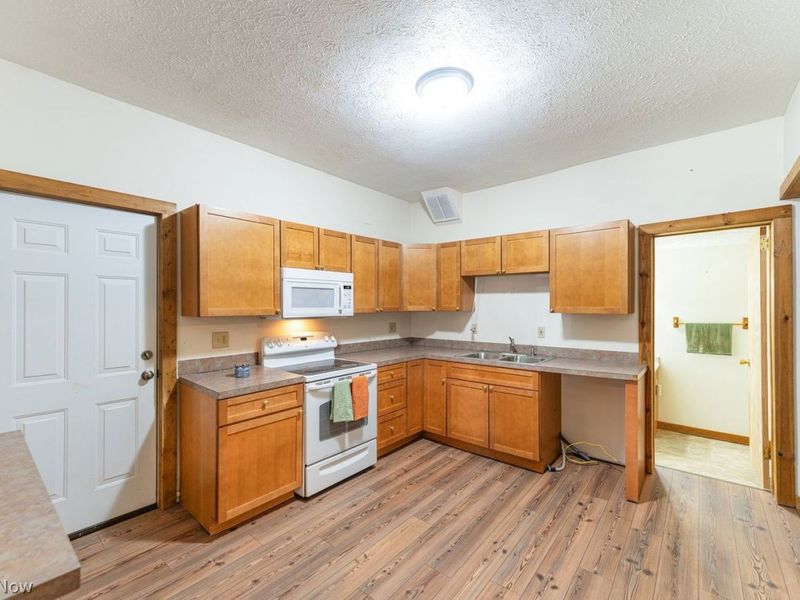 102 Maple Avenue, Creston, OH 44217 Photo 7