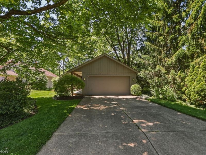 480 Dover Center Rd , Bay Village, OH 44140 Photo 2
