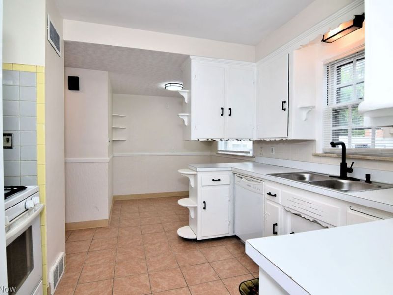 3654 Winchell Road , Shaker Heights, OH 44122 Photo 17