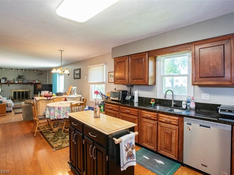 4090 Magnolia Drive, Brunswick, OH 44212 Photo 2
