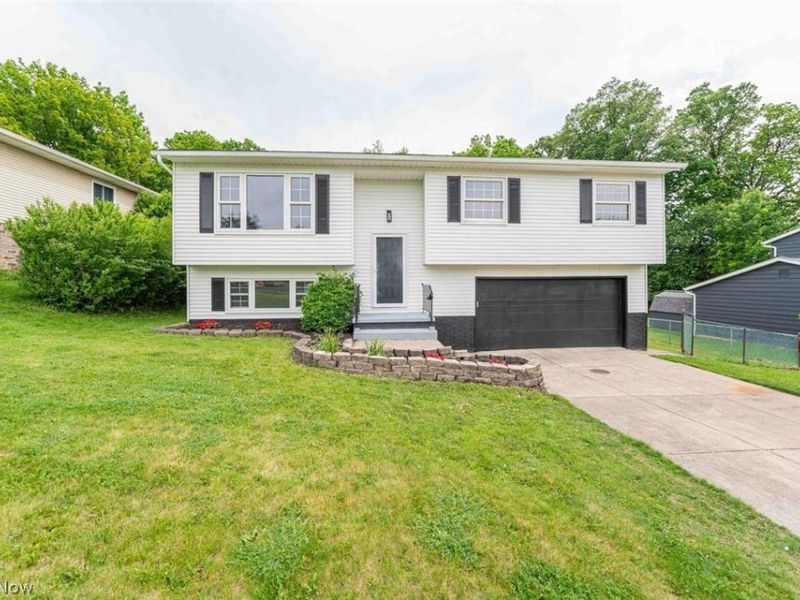 9917 Vienna Drive , Parma, OH 44130 Photo 1