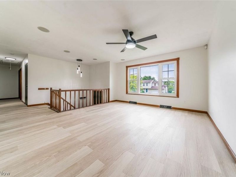 9917 Vienna Drive , Parma, OH 44130 Photo 19