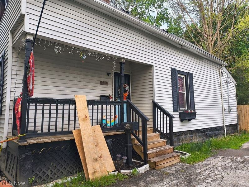 5910 Cable Avenue , Cleveland, OH 44127 Photo 2