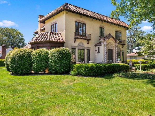 1021 Park Avenue , Elyria, OH 44035