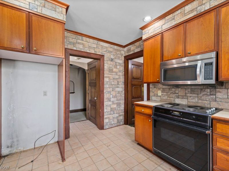 1021 Park Avenue, Elyria, OH 44035 Photo 11