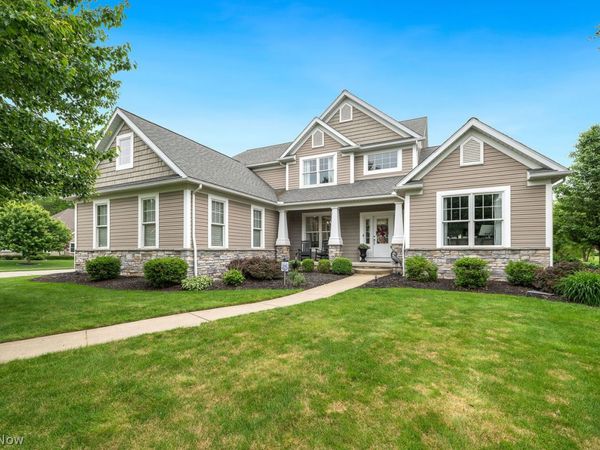 1120 Wedgefield Court NE, North Canton, OH 44720