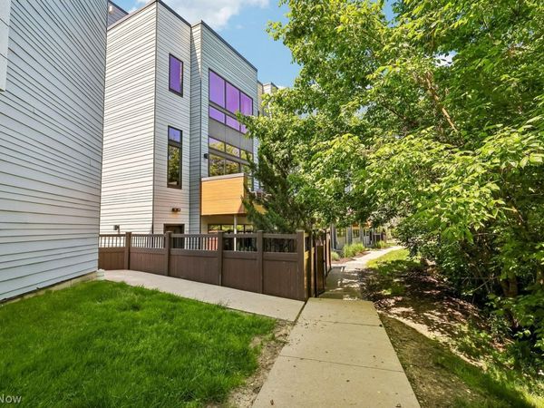 18875 Riversouth Terrace , Unit 27, Fairview Park, OH 44126