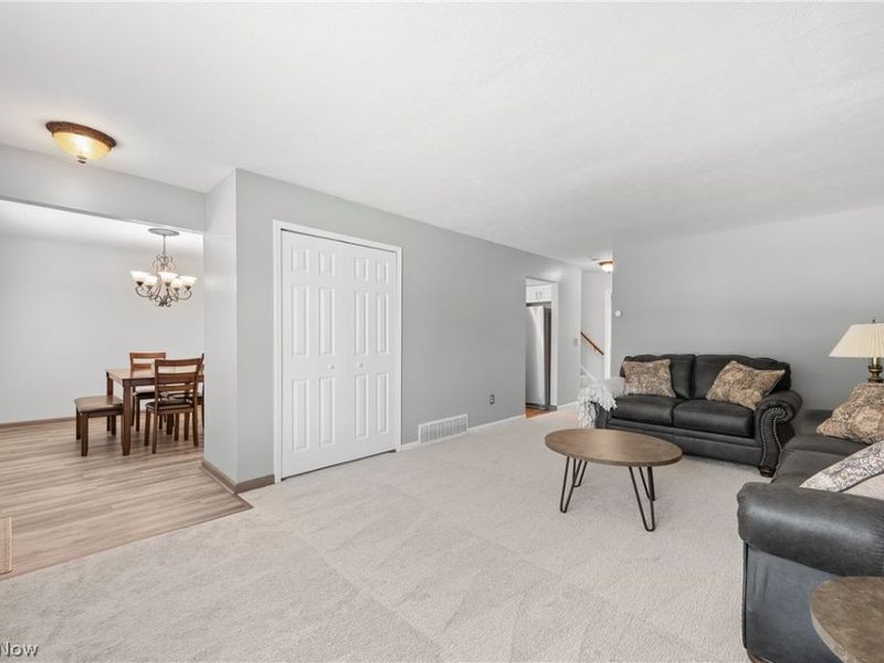 541 Orchardview Avenue, Seven Hills, OH 44131 Photo 12