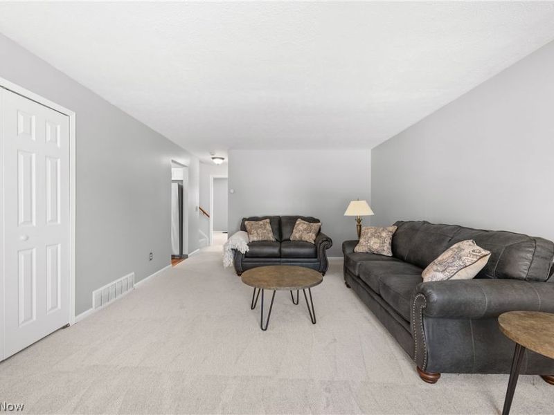 541 Orchardview Avenue, Seven Hills, OH 44131 Photo 13