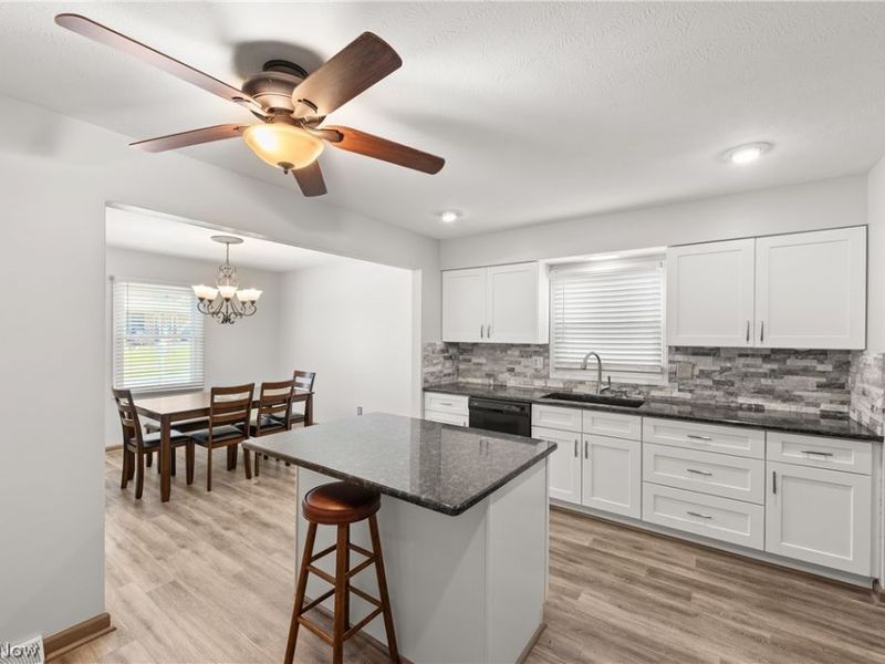 541 Orchardview Avenue, Seven Hills, OH 44131 Photo 5