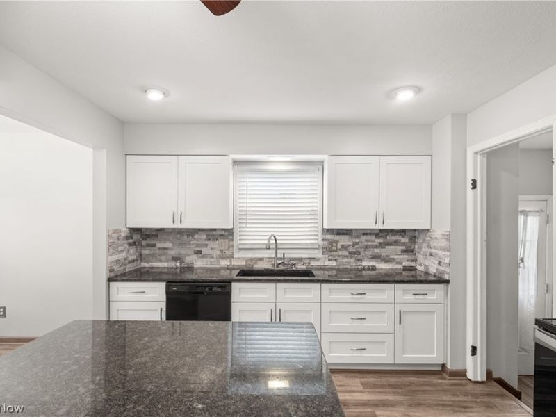 541 Orchardview Avenue, Seven Hills, OH 44131 Photo 7