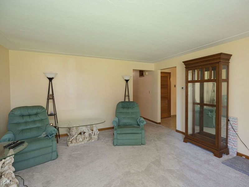 468 High Street, Elyria, OH 44035 Photo 4