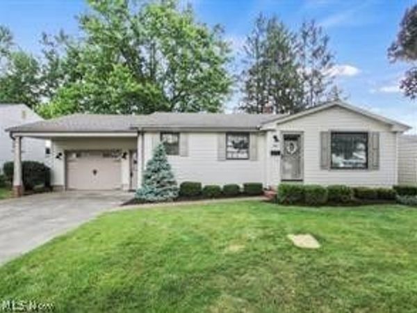 465 W Omar Street , Struthers, OH 44471