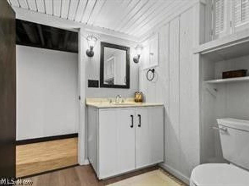 465 W Omar Street, Struthers, OH 44471 Photo 6