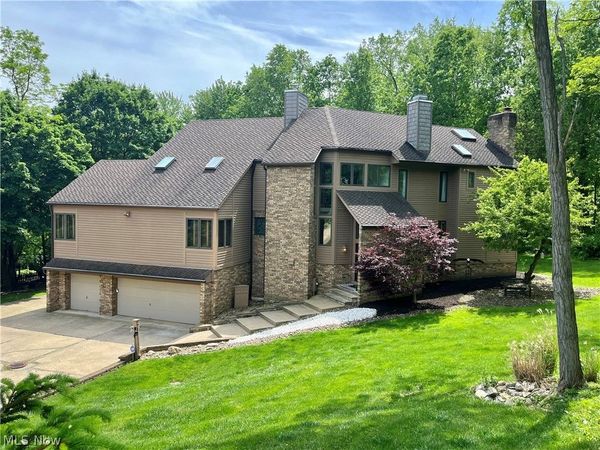 35560 Ridgeway Lane , Willoughby, OH 44094