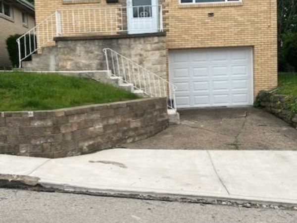 3208 Stewart St , Mckeesport, PA 15132