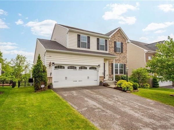 312 Sunrise Dr , Carnegie, PA 15106