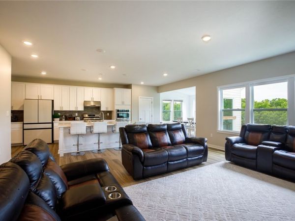 109 Mesa Dr , Coraopolis, PA 15108
