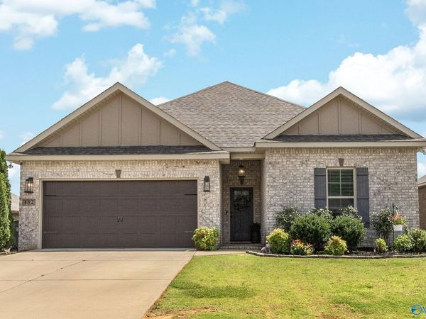 132 Gardencove Circle, Huntsville, AL 35810