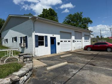 5374 Lexington Road, Lancaster, KY 40444