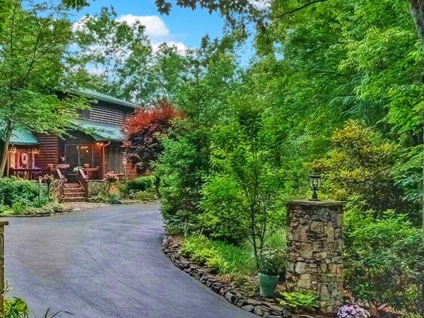 205 Minnehaha Trail, Blue Ridge, GA 30513