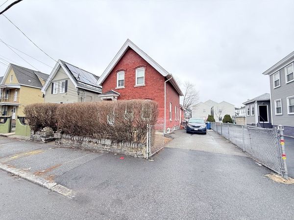 142 Abbott St, Lawrence, MA 01843
